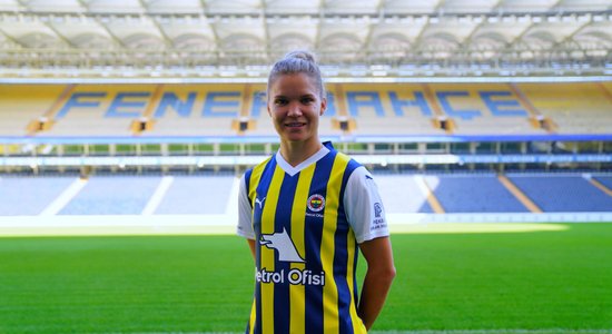 Latvijas futboliste Ševcova pievienojas Turcijas grandam 'Fenerbahce'