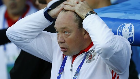 Russia s coach Leonid Slutski 