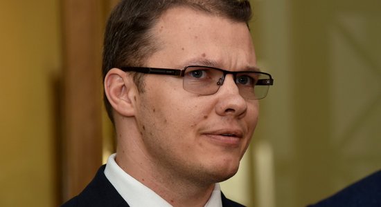 Дзинтарс об идее "заморозить" зарплаты депутатов: коалиция пока что не против