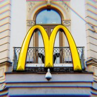 McDonald's подает в суд на экс-гендиректора за близкие отношения с сотрудницами