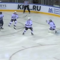 Video: Divi ātri zaudēti vārti iegāž Rīgas 'Dinamo' spēlē Magņitagorskā
