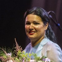 Atcelts krievu operdziedātājas Annas Ņetrebko koncerts Šveicē