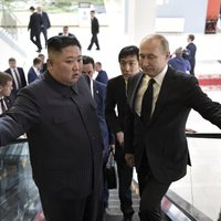 Krievija piedāvās pārtiku Ziemeļkorejai apmaiņā pret ieročiem, apgalvo ASV