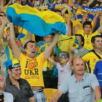 ВИДЕО: фанаты "Днепра" подрались с датчанами в матче Лиги чемпионов