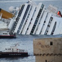 Pirmdien plānots izcelt pērn avarējušo 'Costa Concordia'