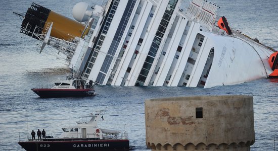 Pirmdien plānots izcelt pērn avarējušo 'Costa Concordia'