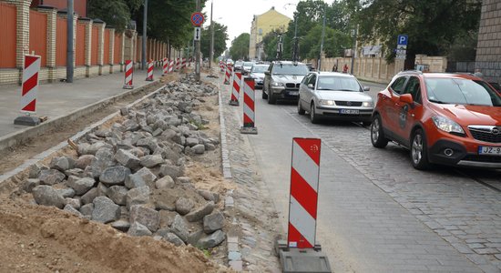 Rīgas dome atteikusies no ieceres būtiski ierobežot satiksmi Krišjāņa Barona ielā