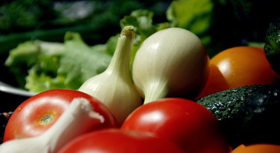 PVD: латвийских потребителей часто обманывают с происхождением овощей и фруктов
