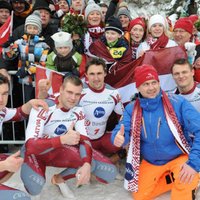 Video: Latvijas bobslejisti pateicas fantastiskajiem faniem Īglsas trasē