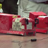 MH17 'melnās kastes' nodotas Nīderlandei; analizēs Lielbritānijā