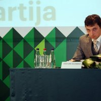Belēviča vieta Zaļās partijas valdē vēl gadu paliks tukša