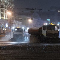 Машины на сутки застряли в огромной пробке в Тверской области (видео с вертолета)