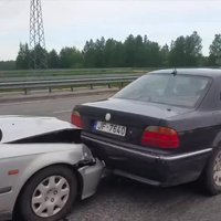 ВИДЕО: Как в среду утром на "окружной" столкнулись шесть автомобилей