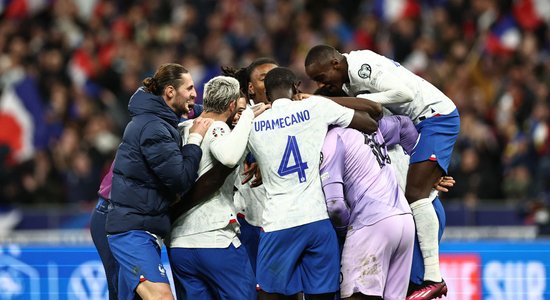 'Euro 2024' kvalifikācija: Francija sagrauj Nīderlandi, Lukaku gūst 'hat trick' uzvarā pār Zviedriju