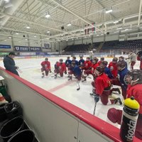 Latvijas U-18 hokejisti dalību olimpiskajā festivālā uzsāk ar zaudējumu Somijai