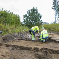 Arheologus pārsteidz milzīgs vikingu kapulauks Zviedrijas ziemeļrietumos