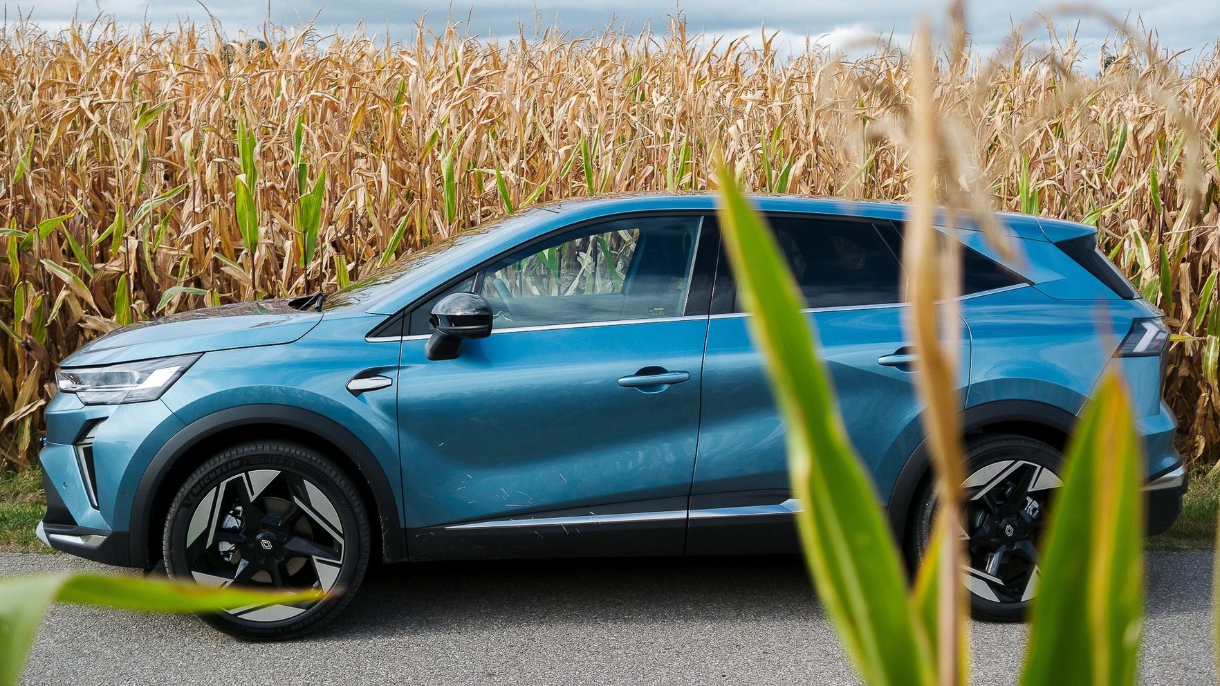 Kad visus "Renault" saliek vienā, sanāk šis – pirmie iespaidi par "Symbioz"