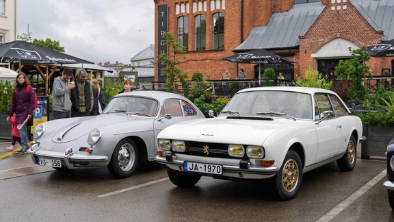 Foto: Āgenskalna tirgū norisinājies "Retro vakars"