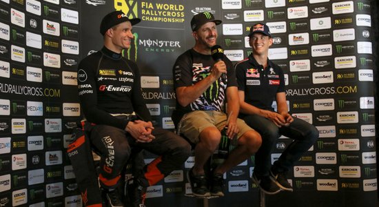 'World RX' sezonas pēdējais starts: Baumanis pēc pirmās dienas otrais un zaudē tikai Blokam