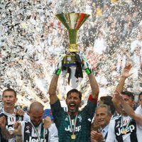 Bufons ar uzvaru atvadās no Turīnas 'Juventus'