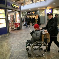 Минблаг бьет тревогу: бедность в Латвии углубляется