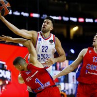 Strēlnieks un CSKA Eirolīgas pusfinālā atzīst 'Anadolu Efes' pārākumu