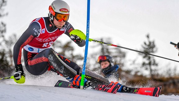 Miks Zvejnieks uzvar FIS sacensībās Austrijā