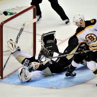 Krejči paliek Bostonas 'Bruins' vēl uz sešiem gadiem