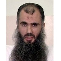 Lielbritānijā atkārtoti aizturēts radikālais islāmistu garīdznieks Katada