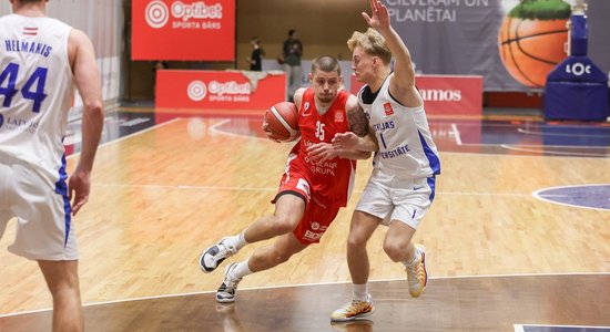 "Liepājas" basketbolisti pēc sensacionālā panākuma turpina uzvaru gājienu