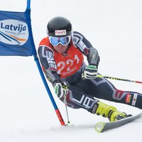 Kalnu slēpotājs Zvejnieks paliek bez rezultāta pasaules čempionāta milzu slalomā