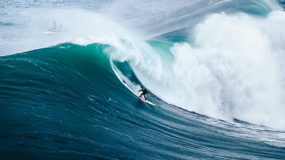 Nazare pludmale, Portugāle