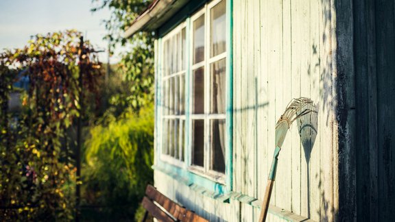 Maza izmēra ēkas – pirtis, šķūņus, dārza mājiņas – varēs reģistrēt vienkāršāk