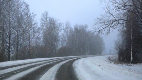 Ārstēšanos bērnu slimnīcā turpina divi autoavārijā uz Ventspils šosejas cietušie bērni