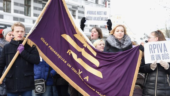 Protesta gājienā pulcējas 100 RPIVA studenti un mācībspēki - 8