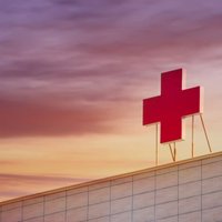 Глава общества больниц: медперсонал увольняют из-за недостаточного знания латышского языка