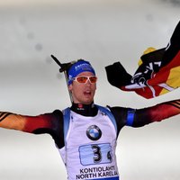 Vācijas biatlonisti uzvar arī pasaules čempionāta vīru stafetē; Latvijai priekšpēdējā vieta