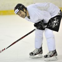 Daugaviņš pievienojies Latvijas hokeja izlases treniņiem