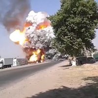 Iespaidīgs video: Tadžikistānā sprādziens pa gaisu aiznes gāzes tvertni