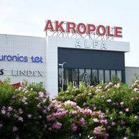 Nokrītot piekaramajiem griestiem, evakuēts tirdzniecības centrs "Akropole Alfa"; cietušo nav (plkst. 14.55)