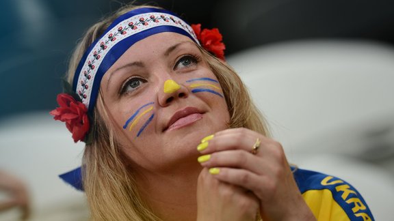 Ukraine fans girl