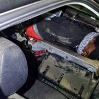 Мигранты пытаются попасть в Сеуту, спрятавшись в машине и чемодане