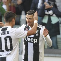 Ronaldu gūst divus vārtus 'Juventus' uzvarā pirms ziemas pārtraukuma