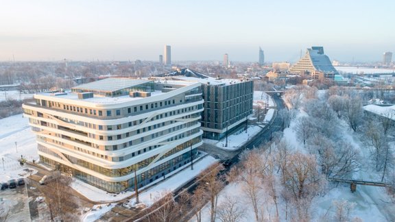 kampuss,lu,latvijas universitāte,torņkalna akadēmiskais centrs,ciemats,rajons,ziema,aukstums,sals,ar dronu drons,zinātņu māja,dabaszinātņu māja,fakultāte,fakultātes