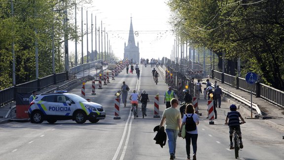 Pikniks uz slēgtā Deglava ielas pārvada - 14