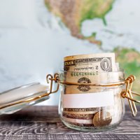 Как сберечь деньги в путешествии и безопасно совершать покупки