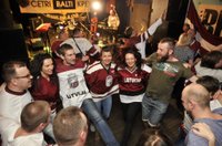 Latvijas hokeja faniem arī Maskavā būs tradicionālais klubiņš 'Baltie krekli'