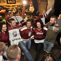 Latvijas hokeja faniem arī Maskavā būs tradicionālais klubiņš 'Baltie krekli'