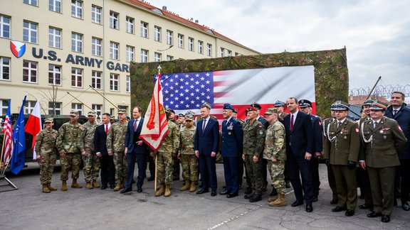 ASV armija, Polija, garnizons