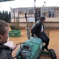 Francijas dienvidaustrumus piemeklē pamatīgi plūdi